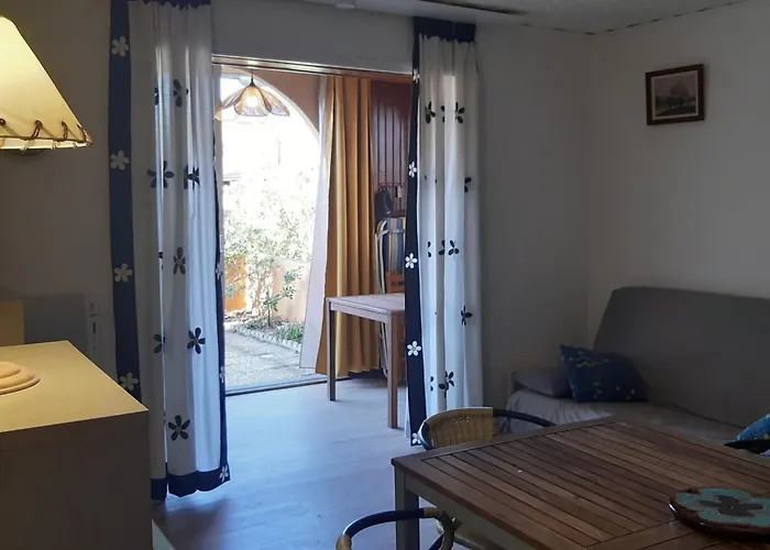 Superbe T2 Rez-de-jardin, 4 Pers, Proche Mer, Parking Securise, Animaux Acceptes - Fr-1-798-21 *